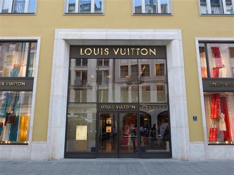 louis vuitton outlet store deutschland|is louis vuitton outlet real.